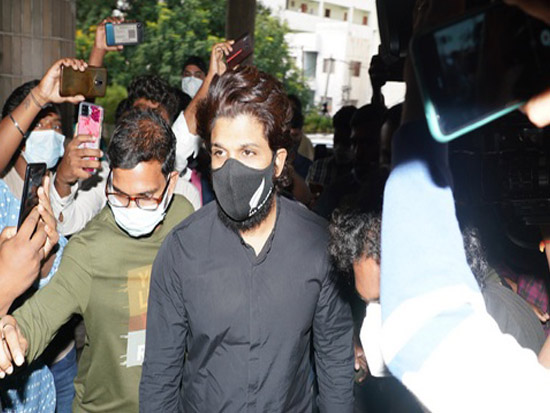 Actor Allu Arjun at Apollo hospital for sai dharam tej Actor Allu Arjun at Apollo hospital for sai dharam tej